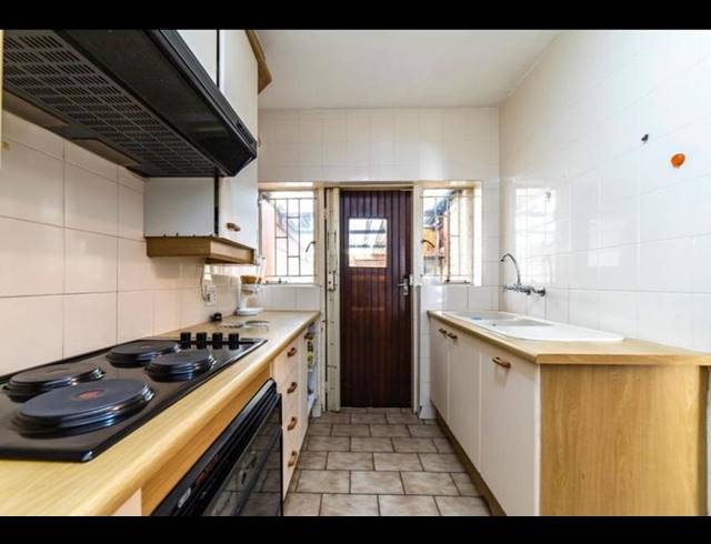 2 BEDROOM DUPLEX FOR SALE IN WINDSOR EAST